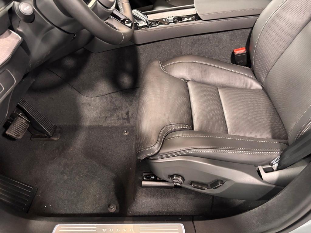 new 2026 Volvo XC90 car, priced at $75,155