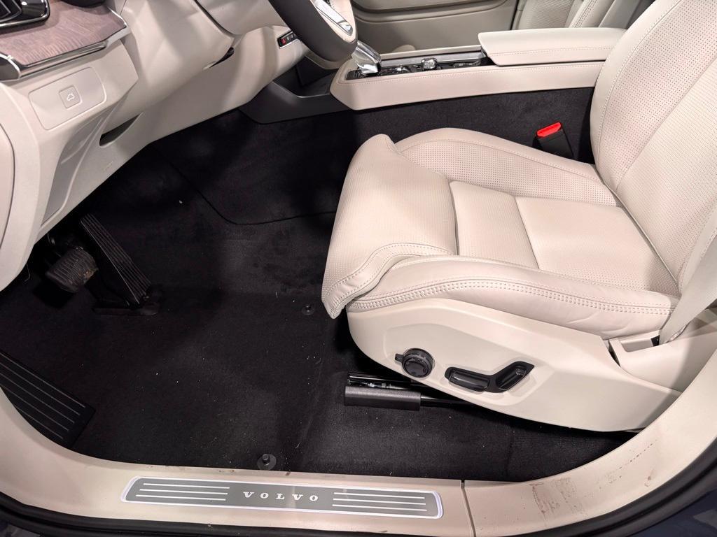 new 2026 Volvo XC90 car, priced at $75,155