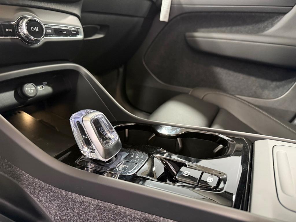 new 2026 Volvo XC40 car, priced at $50,150