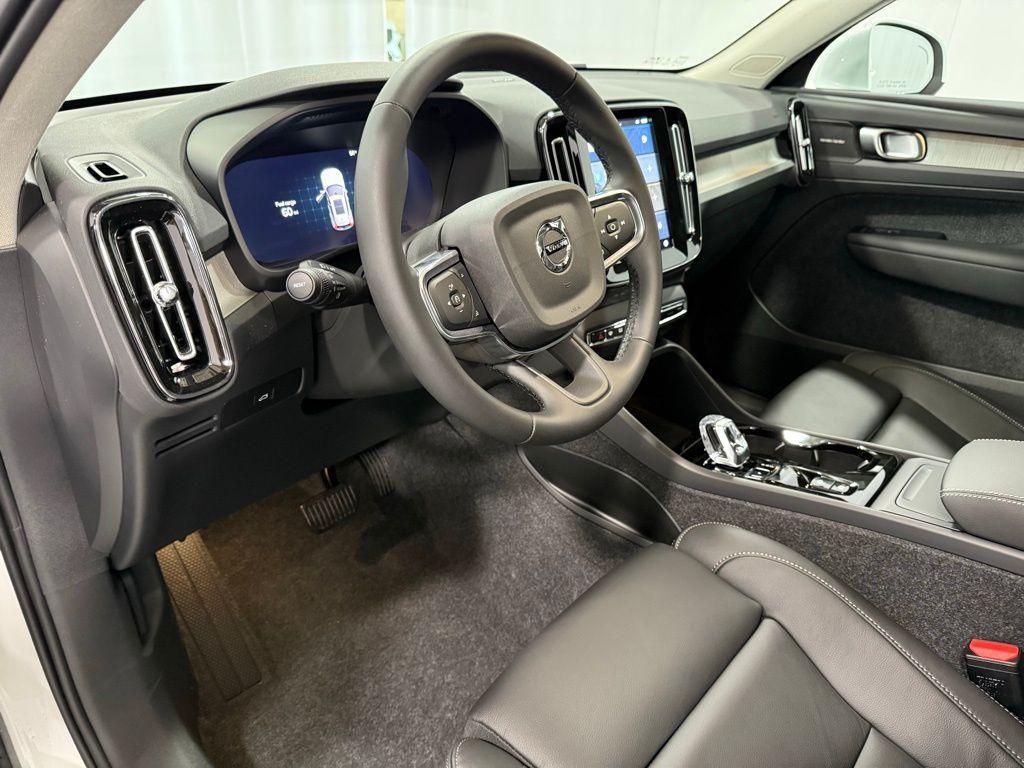 new 2025 Volvo XC40 car, priced at $43,735
