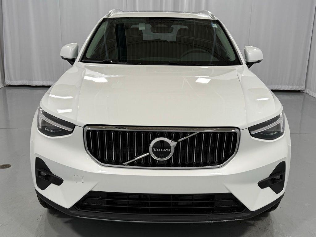 new 2025 Volvo XC40 car, priced at $43,735
