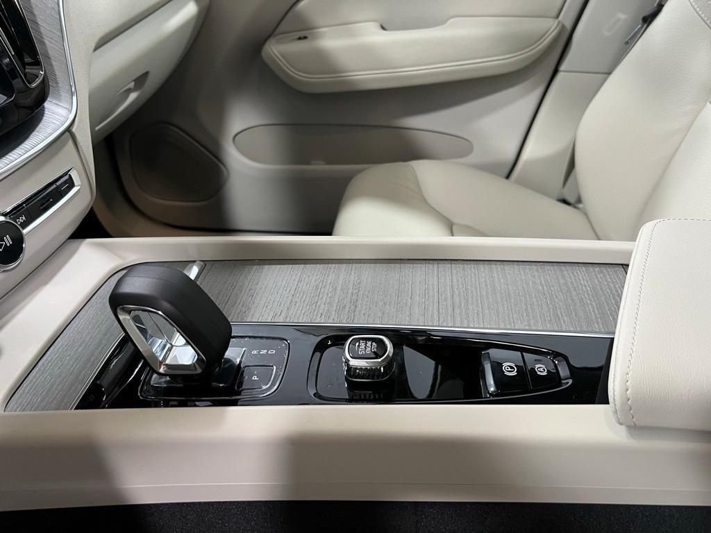 new 2025 Volvo XC60 Plug-In Hybrid car, priced at $56,235
