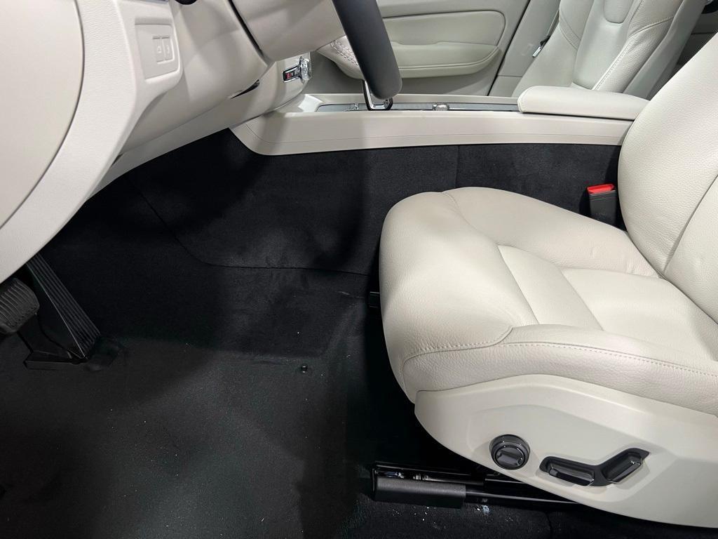 new 2025 Volvo XC60 Plug-In Hybrid car, priced at $56,235