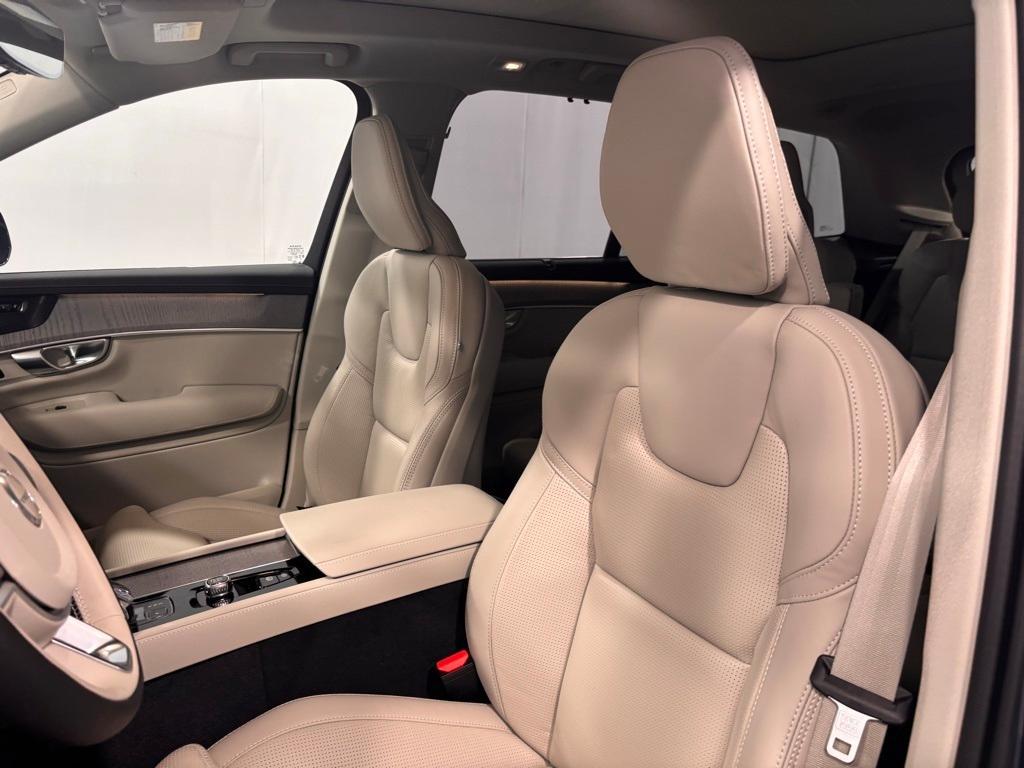new 2026 Volvo XC90 car, priced at $77,025
