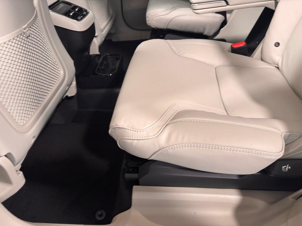 new 2026 Volvo XC90 car, priced at $77,025