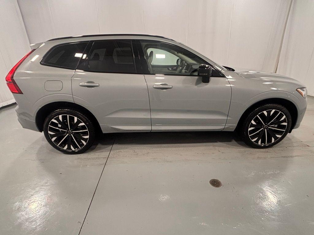 new 2026 Volvo XC60 car, priced at $63,935