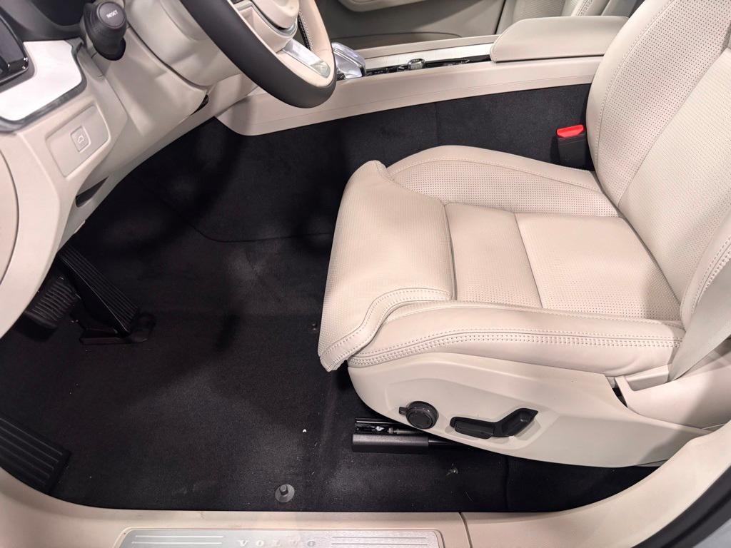 new 2026 Volvo XC60 car, priced at $63,935