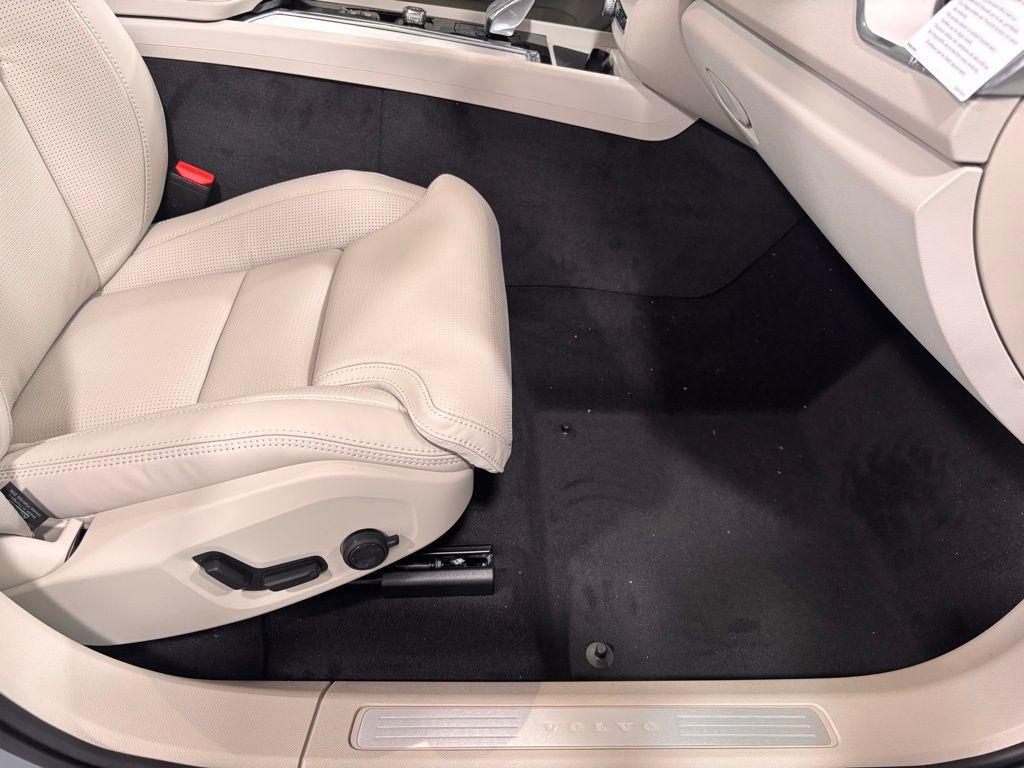 new 2026 Volvo XC60 car, priced at $63,935