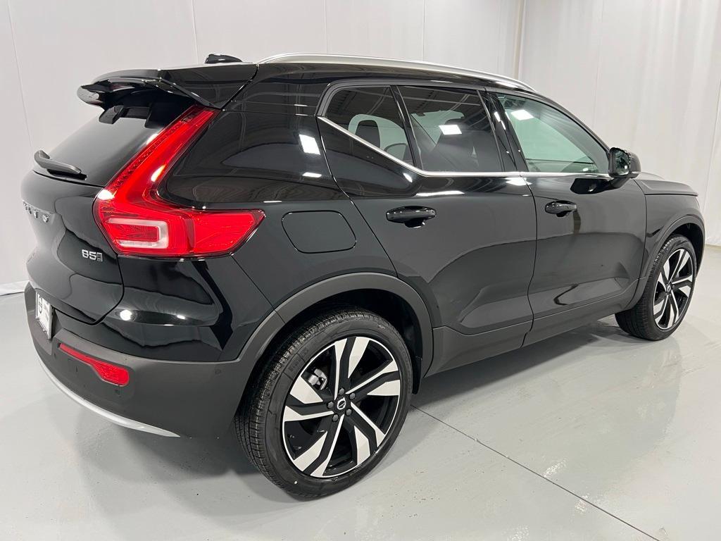 new 2025 Volvo XC40 car, priced at $43,715