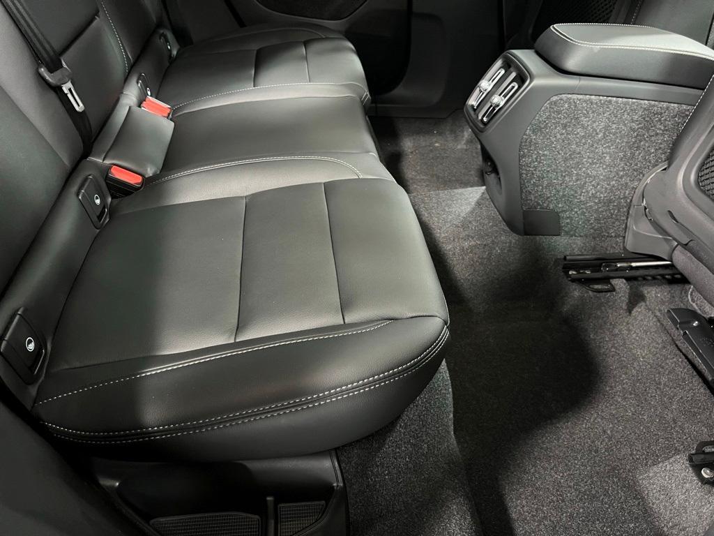 new 2025 Volvo XC40 car, priced at $43,715