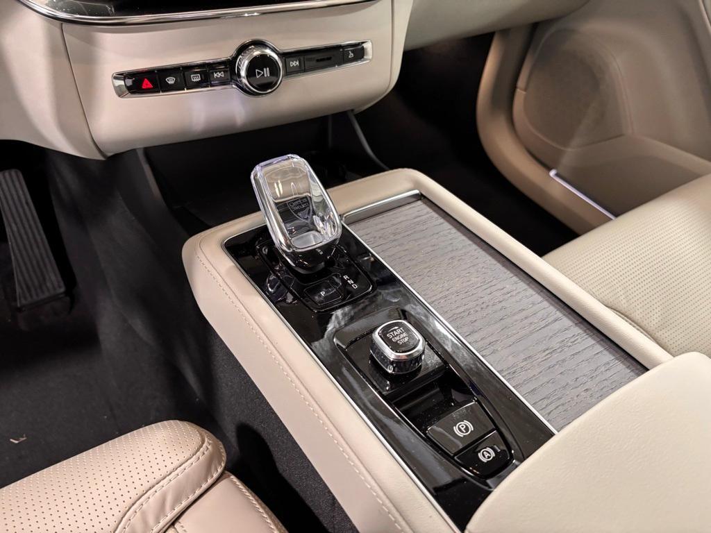 new 2026 Volvo XC90 car, priced at $75,155