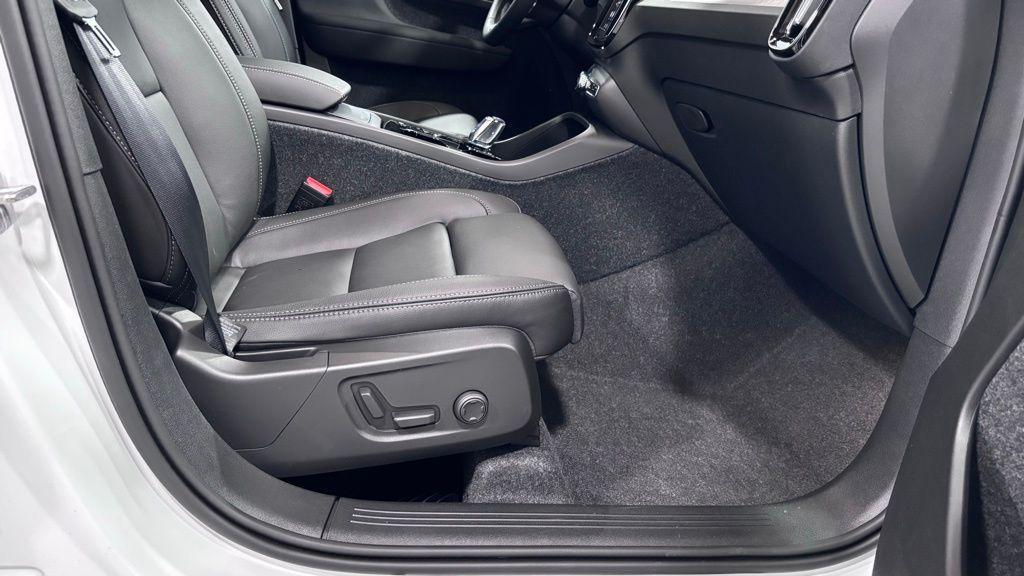 new 2026 Volvo XC40 car, priced at $51,960