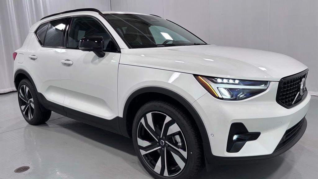new 2026 Volvo XC40 car, priced at $51,960
