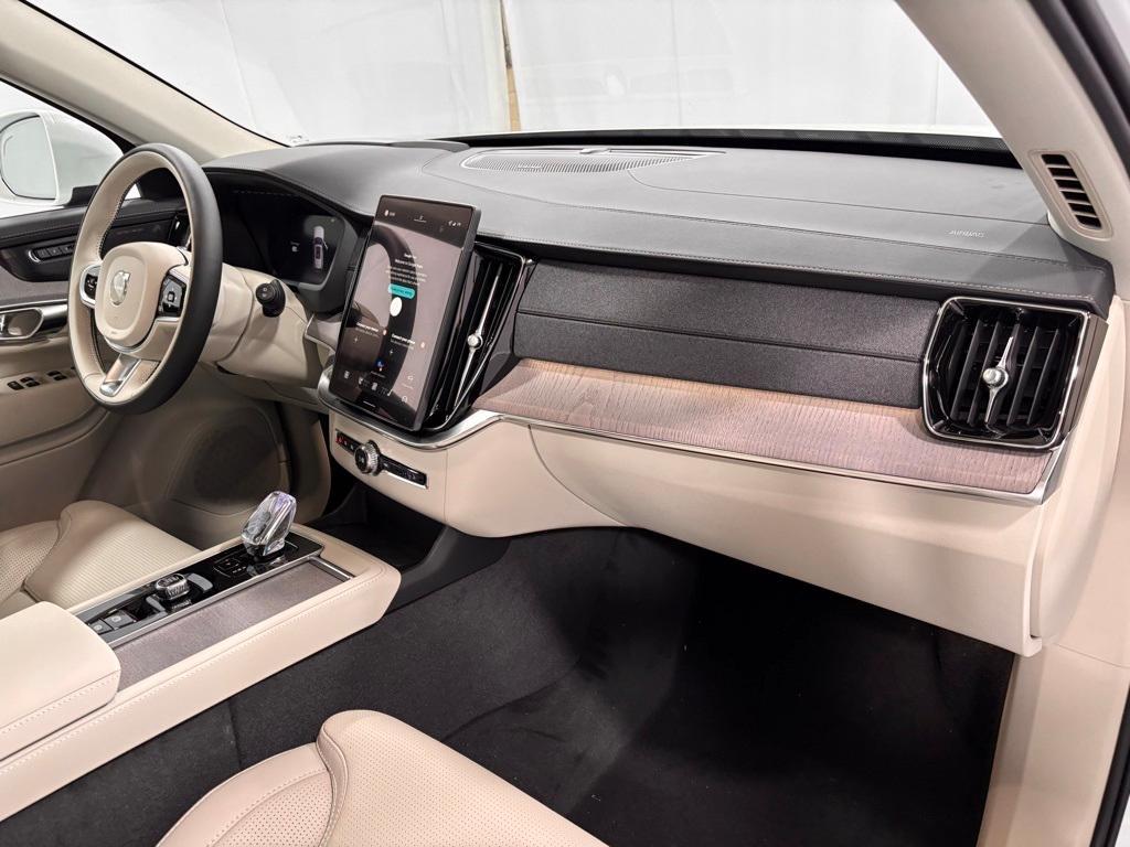 new 2026 Volvo XC90 Plug-In Hybrid car, priced at $85,625