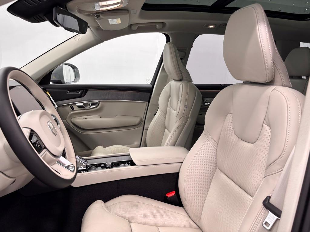 new 2026 Volvo XC90 Plug-In Hybrid car, priced at $85,745