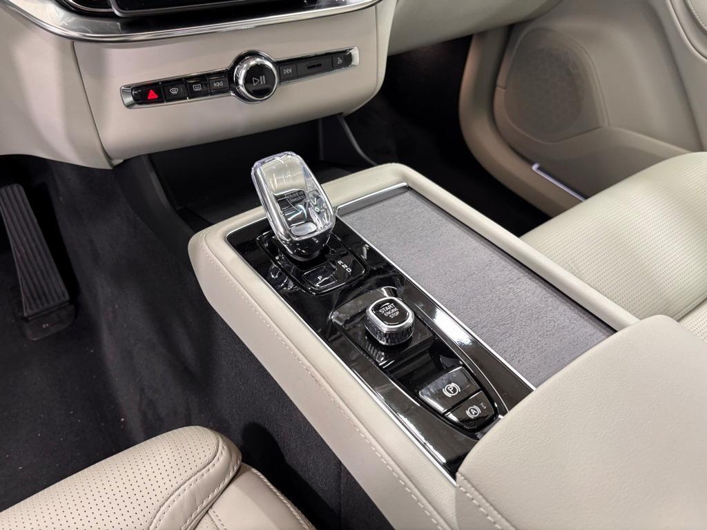 new 2026 Volvo XC90 Plug-In Hybrid car, priced at $85,745