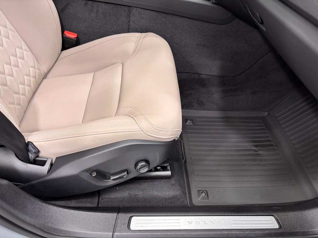 new 2026 Volvo XC60 car, priced at $59,485