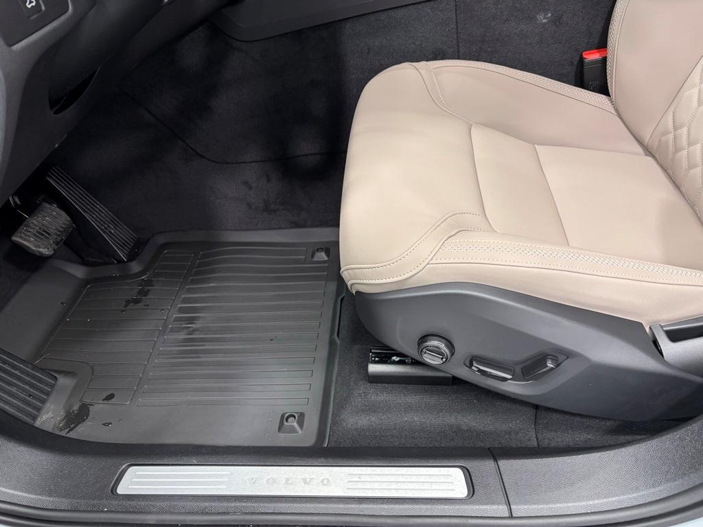 new 2026 Volvo XC60 car, priced at $59,485