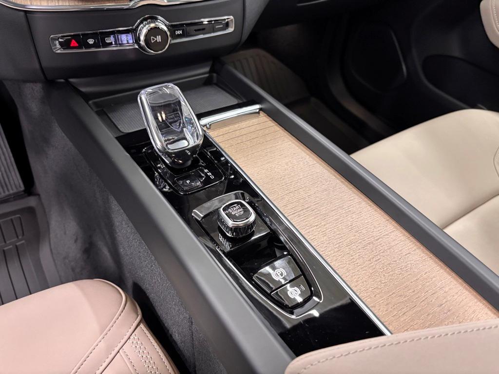new 2026 Volvo XC60 car, priced at $59,485