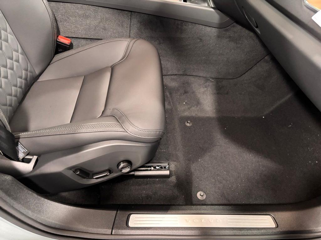 new 2026 Volvo XC60 Plug-In Hybrid car, priced at $69,285