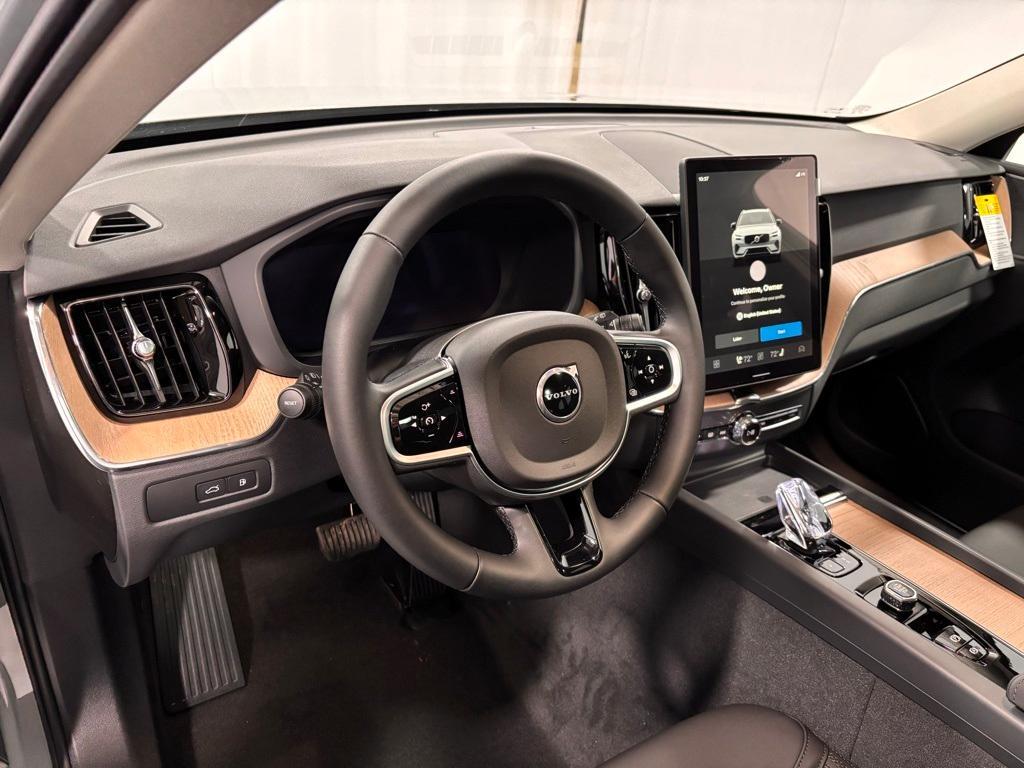 new 2026 Volvo XC60 Plug-In Hybrid car, priced at $69,285