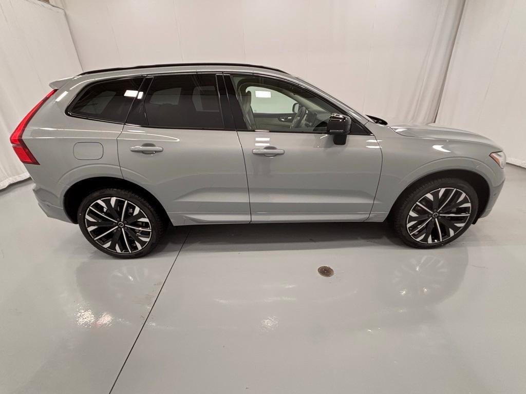 new 2026 Volvo XC60 Plug-In Hybrid car, priced at $75,235