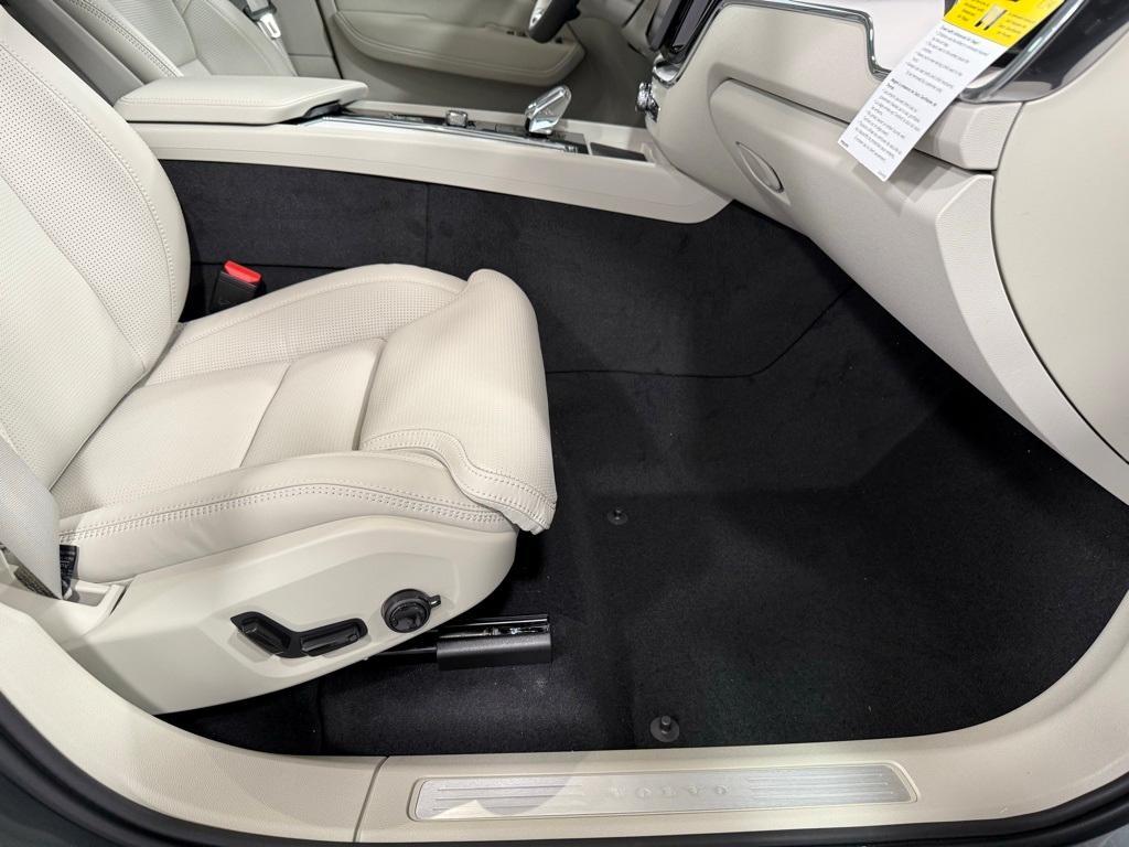 new 2026 Volvo XC60 Plug-In Hybrid car, priced at $80,310