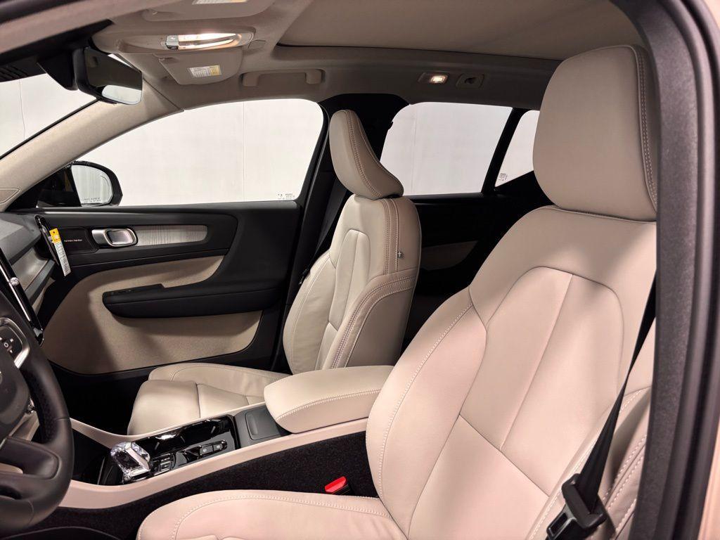 new 2026 Volvo XC40 car, priced at $52,555