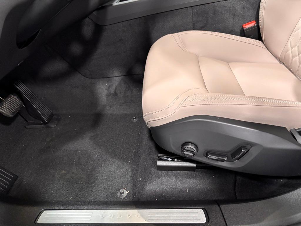 new 2026 Volvo XC60 car, priced at $57,985