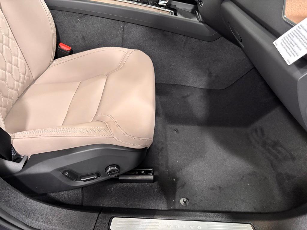 new 2026 Volvo XC60 car, priced at $57,985