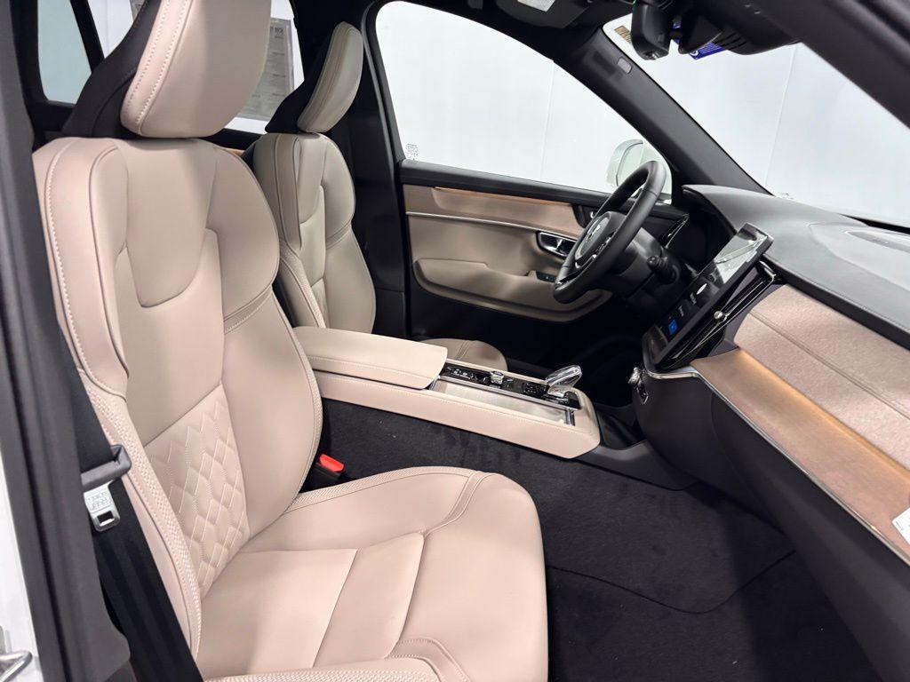 new 2026 Volvo XC90 Plug-In Hybrid car, priced at $81,875