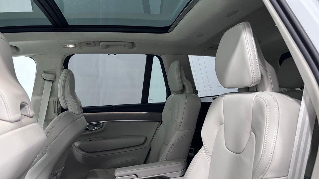 new 2026 Volvo XC90 car, priced at $78,280