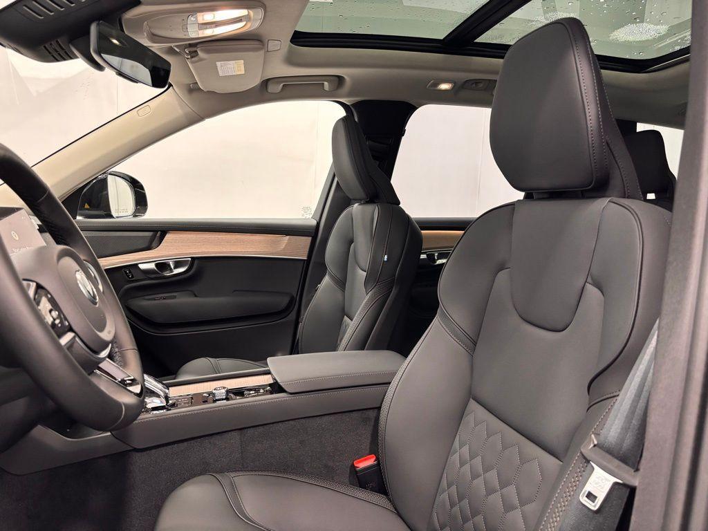 new 2026 Volvo XC90 car, priced at $71,825