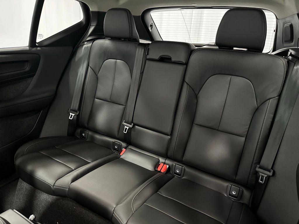 new 2025 Volvo XC40 car, priced at $43,715