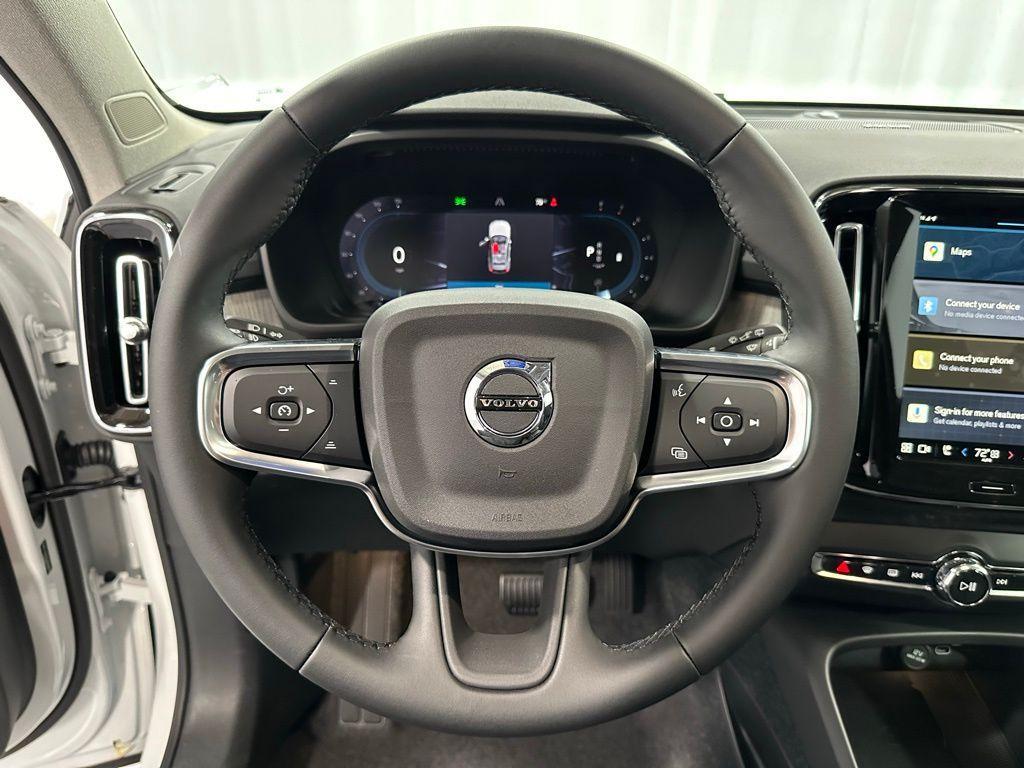 new 2025 Volvo XC40 car, priced at $43,715