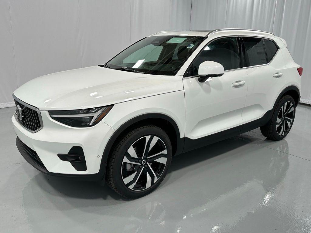 new 2025 Volvo XC40 car, priced at $43,715