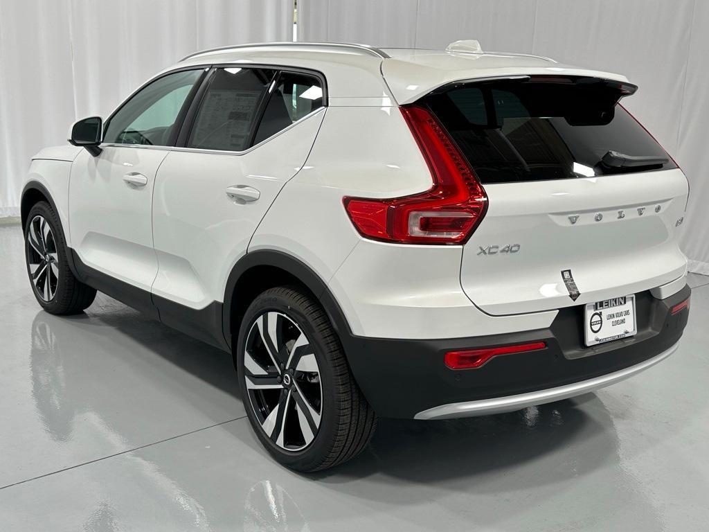 new 2025 Volvo XC40 car, priced at $43,715