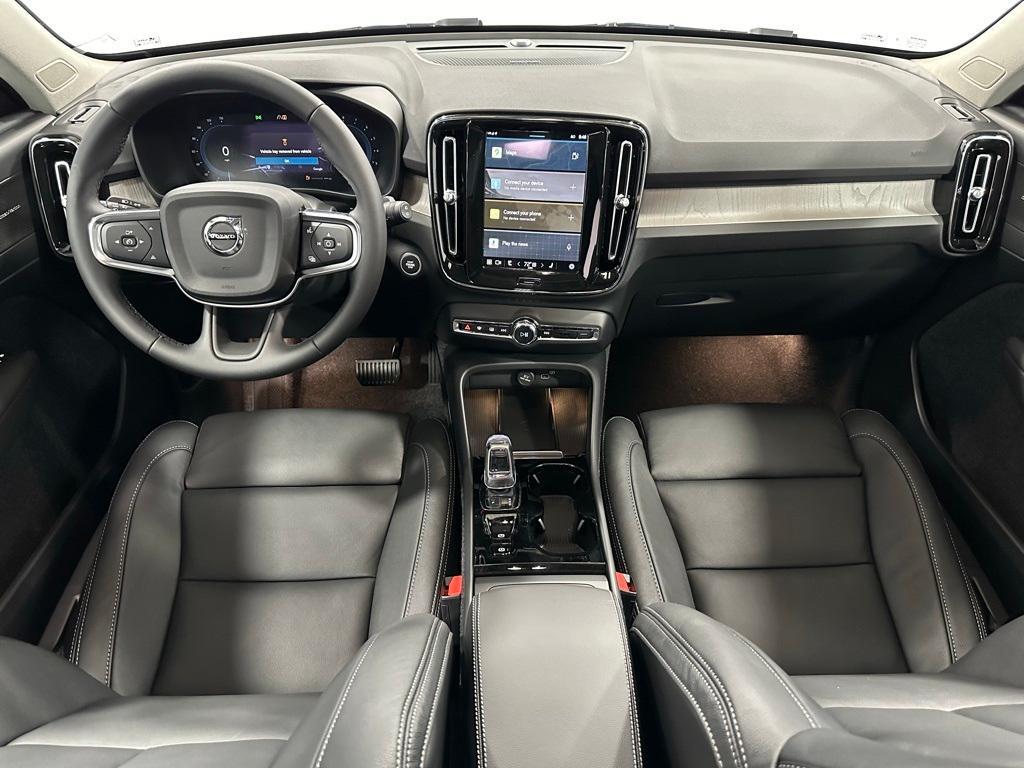 new 2025 Volvo XC40 car, priced at $43,715
