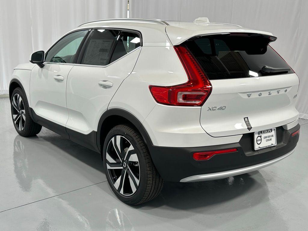 new 2025 Volvo XC40 car, priced at $43,715