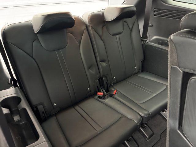 used 2024 Kia Sorento car, priced at $23,461