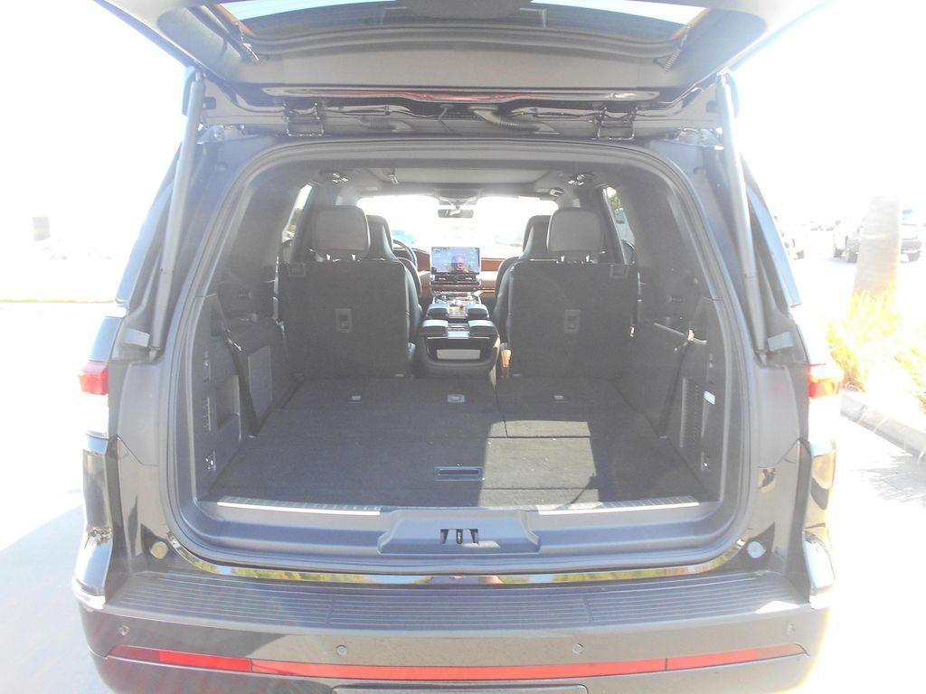 used 2024 Lincoln Navigator car, priced at $79,995