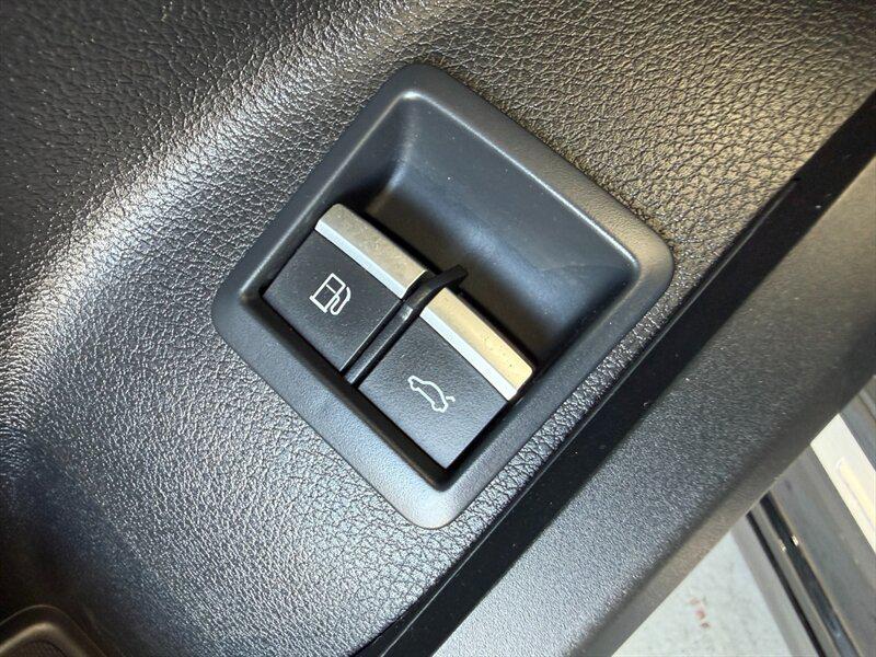 Audi Q5 view 25