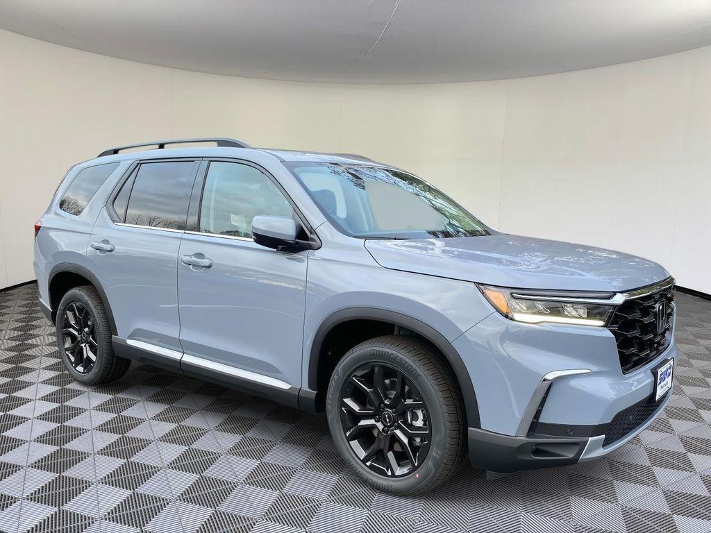 new 2025 Honda Pilot car, priced at $53,450