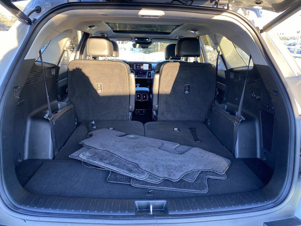 used 2023 Kia Sorento car, priced at $28,958