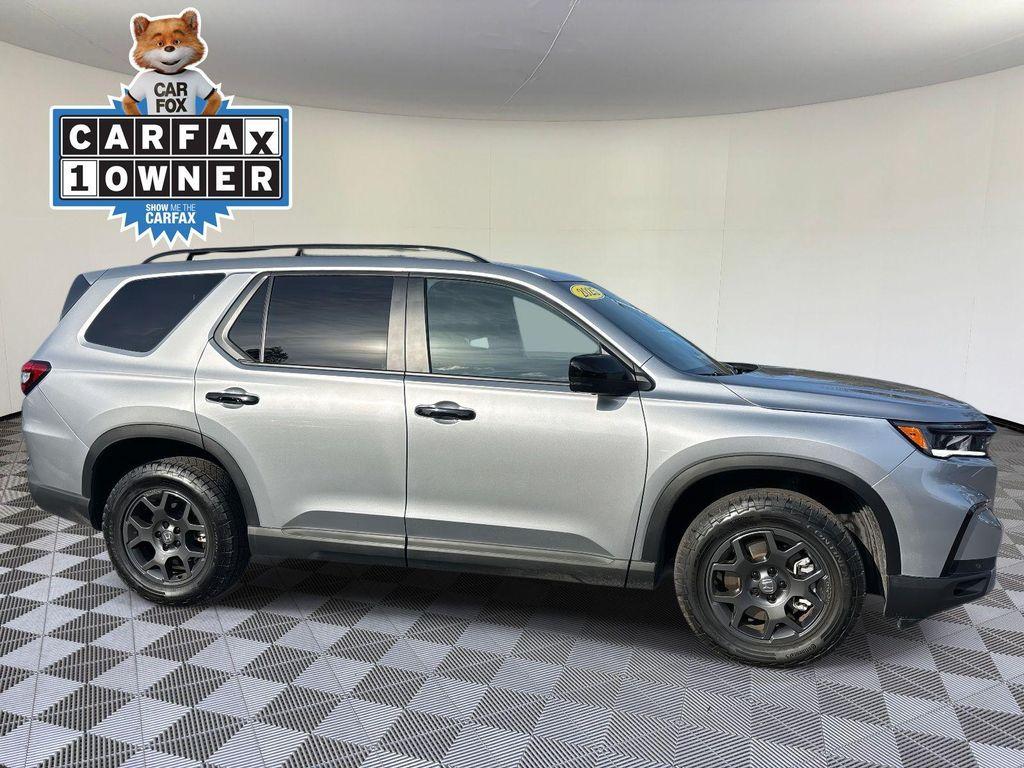 used 2025 Honda Pilot car, priced at $45,462