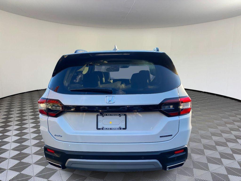new 2025 Honda Pilot car, priced at $53,450