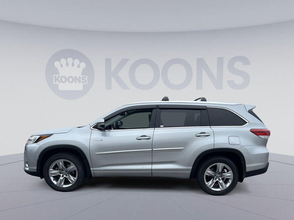 used 2019 Toyota Highlander Hybrid car, priced at $28,300