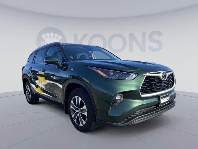 used 2024 Toyota Highlander car, priced at $35,000