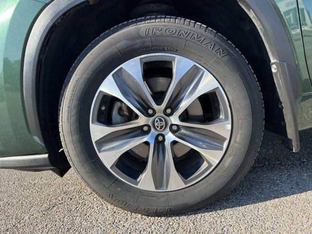 used 2024 Toyota Highlander car, priced at $35,000