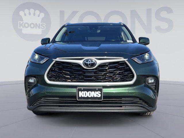 used 2024 Toyota Highlander car, priced at $35,000